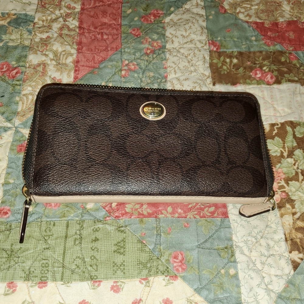 Coach wallet